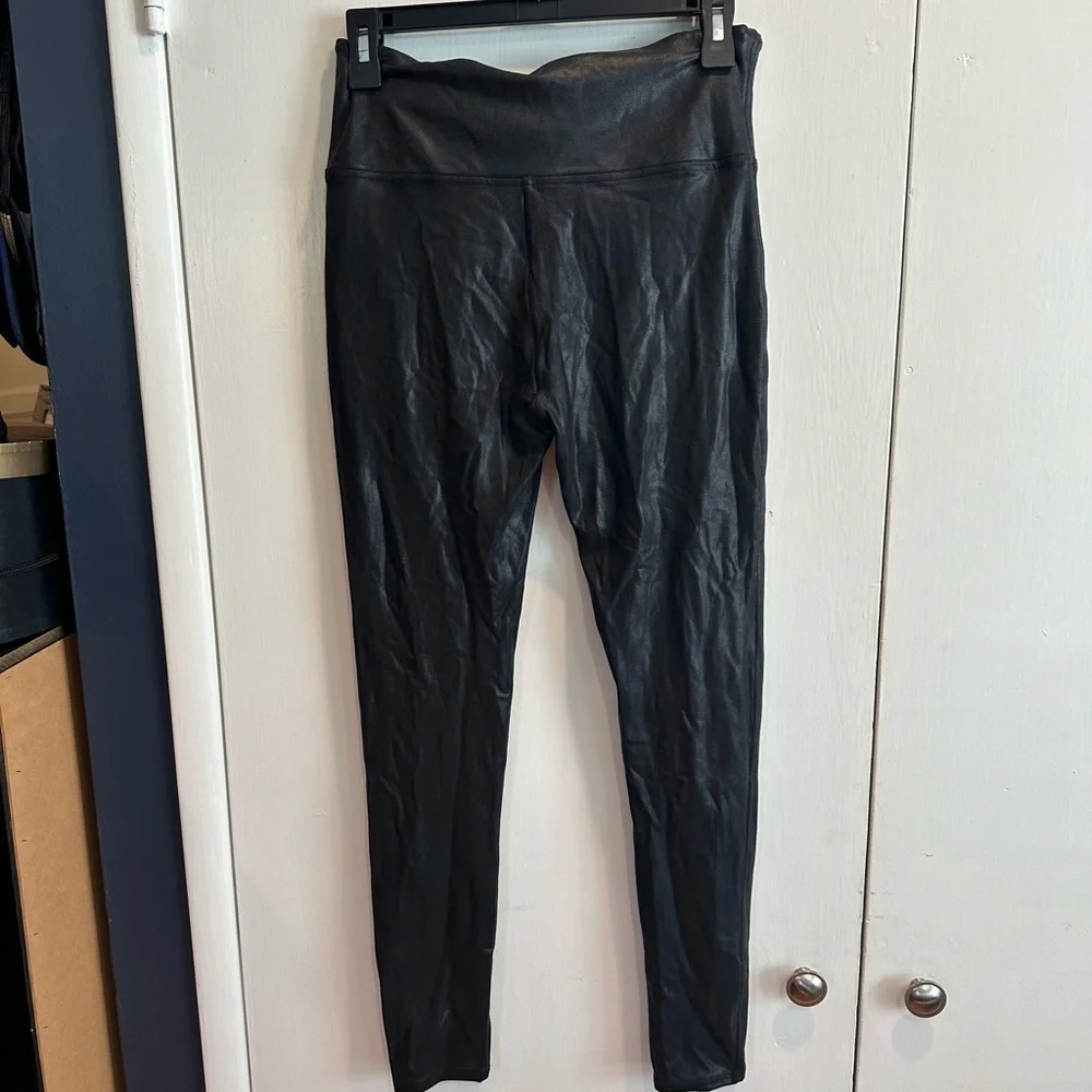 SPANX Shiny Black Leggings - Picture 4 of 4